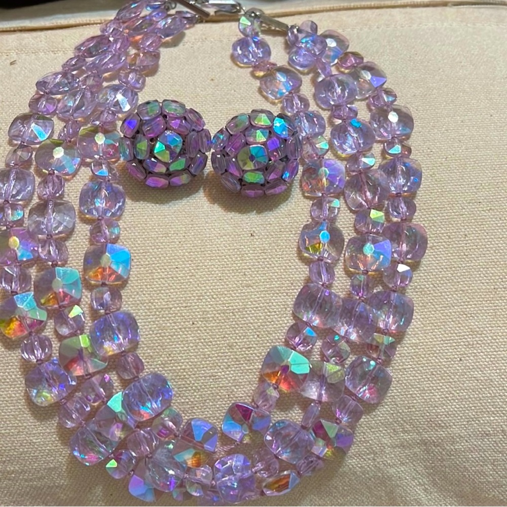 Vogue vintage necklace
